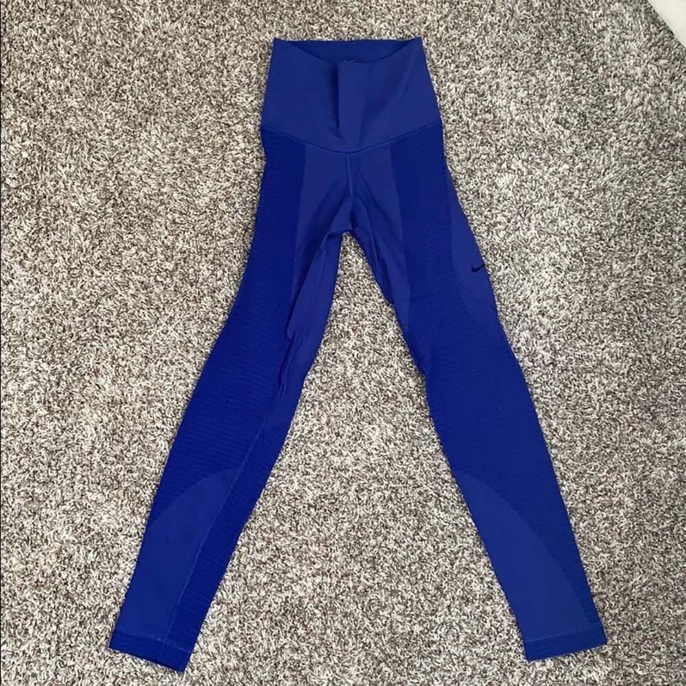 High waisted Nike leggings